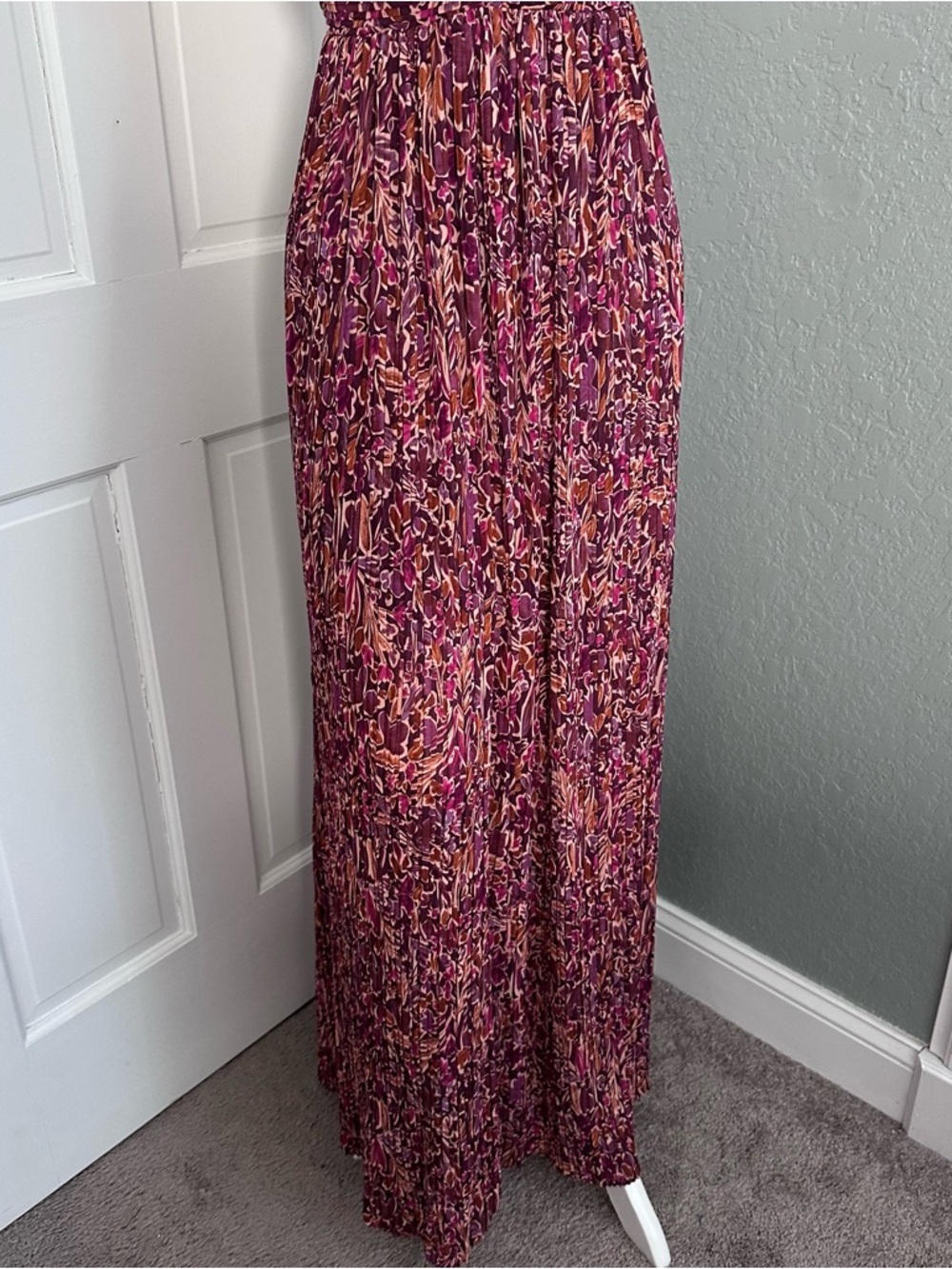 LULU’S KIT PLUM MULTI FLORAL PLEATED LACE UP MAXI DRESS - Picture 9 of 16